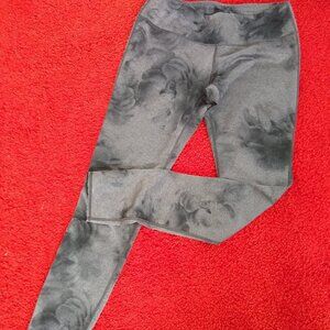 MPG gallery collection floral print leggings EUC